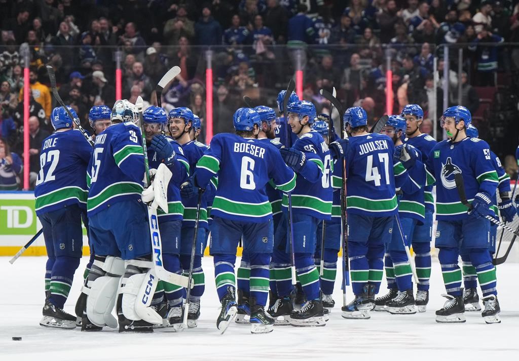 Quinn Hughes Tranche En Prolongation Pour Les Canucks, Qui Défont Les ...